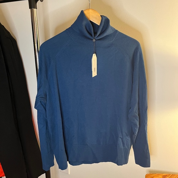 Universal Standard Turtleneck Renee Raglan Ocean Blue Women's size 14/16 - Picture 2 of 4